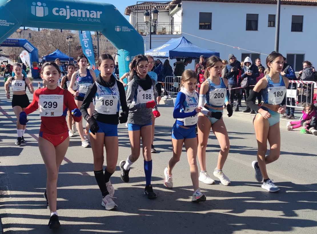 Los equipos sub12 masculino y sub14 femenino del Club de Atletismo  Comotrans, primer y tercer puesto del Campeonato de Andaluca de Marcha en Ruta.