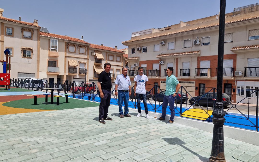 La plaza Alcalde Juan Venegas en Salobrea, est siendo rehabilitada de manera integral con una inversin de 60.000 euros