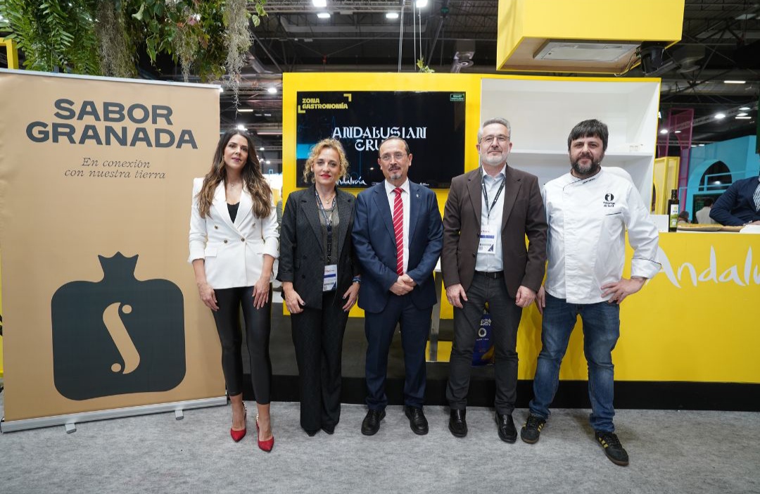 La marca Sabor Granada se promociona en Fitur de la mano del chef Chechu Gonzlez en un showcooking 

