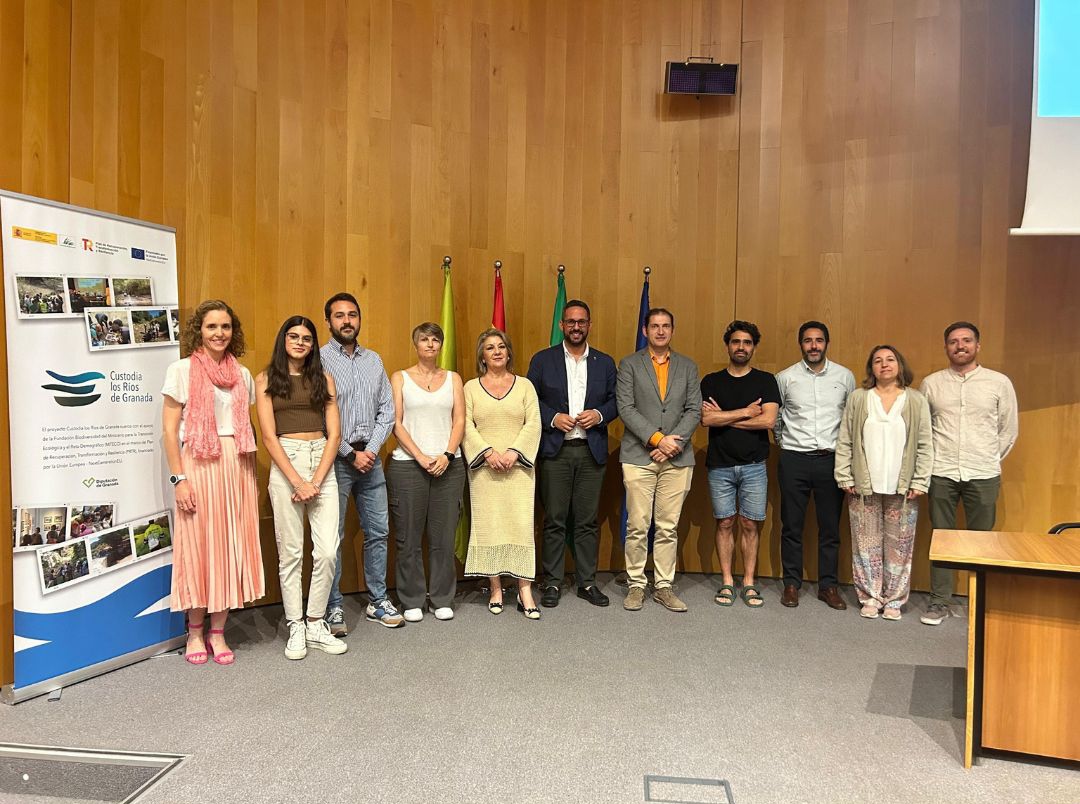 Antonio Mancilla entrega los premios de los concursos de fotografa 'Mira tu ro' y de vdeo '100 segundos a tu ro'