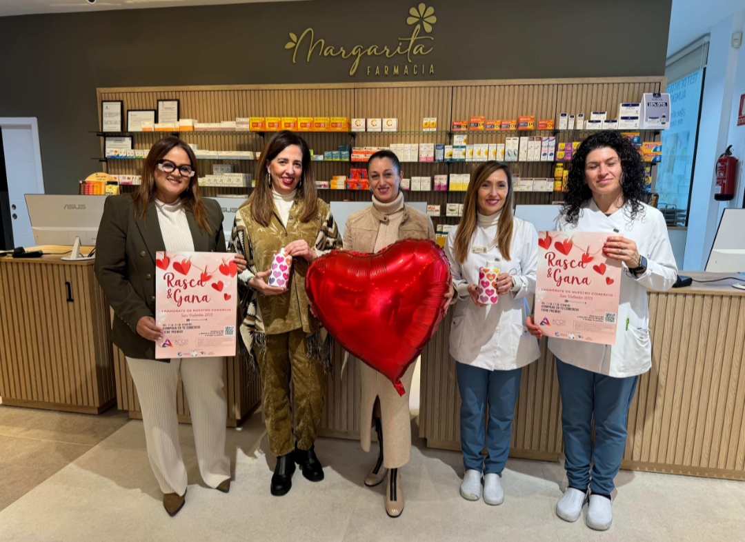 La campaa 'Enamrate de nuestro comercio' repartir ms de 200 premios escondidos en rascas este San Valentn en Almucar 