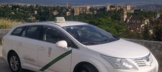 Granada se mantiene como la capital con las tarifas de taxi ms caras de Andaluca