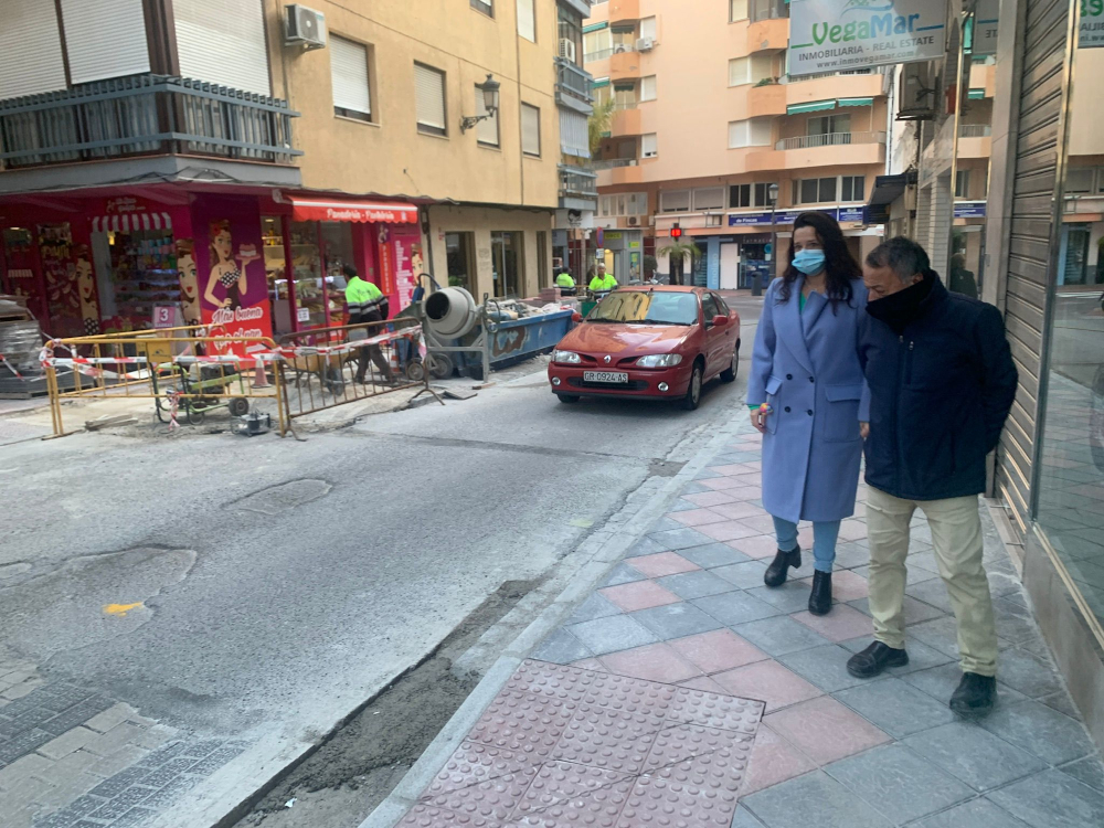 Recta final de las obras de rehabilitacin la calle Alcalde Julio Fajardo de Almucar